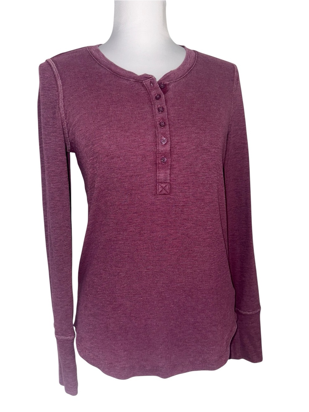 Gap Women’s Small Plum Ribbed Henley Long Sleeve Stretch Knit Top Shirt Y2K - Picture 2 of 10